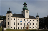 Zámek v Třešti se na několik let uzavřel, Akademie věd ho nechá opravit 